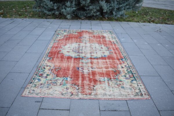 4.7 ft. x 8 ft. Vintage Turkish Rug TR99646 Image 2