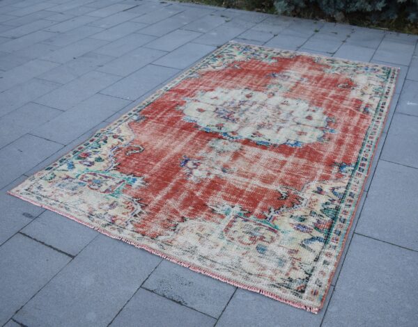 4.7 ft. x 8 ft. Vintage Turkish Rug TR99646 Image 1