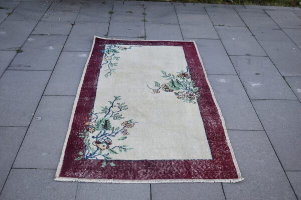 2.6 ft. x 5 ft. Vintage Turkish Rug TR99726 Image 2