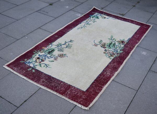2.6 ft. x 5 ft. Vintage Turkish Rug TR99726 Image 1