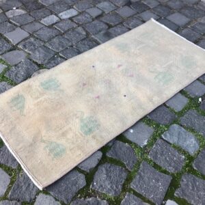 1.4 ft. x 3.1 ft. Vintage Turkish Rug TR20057 Image 1