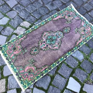 1.5 ft. x 3 ft. Vintage Turkish Rug TR20207 Image 1