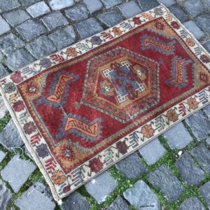 1.7 ft. x 2.7 ft. Vintage Turkish Rug TR20287 Image 1