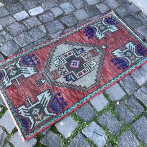 1.6 ft. x 3.1 ft. Vintage Turkish Rug TR20347 Image 1