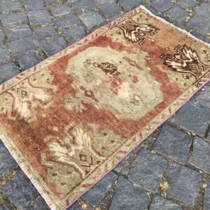1.6 ft. x 2.6 ft. Vintage Turkish Rug TR20377 Image 1