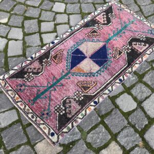 1.6 ft. x 3.3 ft. Vintage Turkish Rug TR20387 Image 1