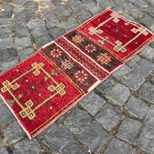 1.4 ft. x 3.1 ft. Vintage Turkish Rug TR20417 Image 1