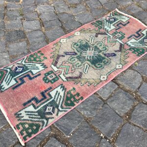 1.3 ft. x 3.1 ft. Vintage Turkish Rug TR20427 Image 1