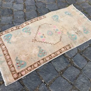 1.4 ft. x 2.9 ft. Vintage Turkish Rug TR20457 Image 1