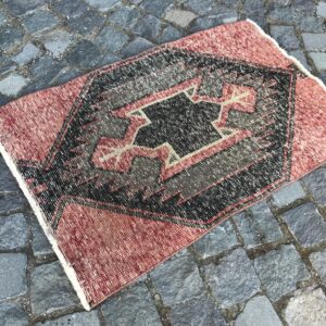 1.9 ft. x 3 ft. Vintage Turkish Rug TR20547 Image 1