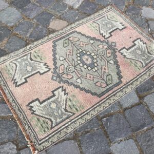 1.6 ft. x 2.7 ft. Vintage Turkish Rug TR20897 Image 1