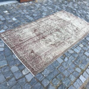 3.9 ft. x 7.5 ft. Vintage Turkish Rug TR21267 Image 1