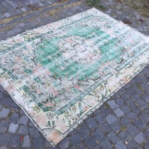 5.6 ft. x 8.3 ft. Vintage Turkish Rug TR21537 Image 1