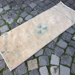 1.4 ft. x 3.7 ft. Vintage Turkish Rug TR21647 Image 1