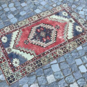 3.1 ft. x 5.2 ft. Vintage Turkish Rug TR21667 Image 1