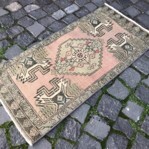 1.6 ft. x 3.3 ft. Vintage Turkish Rug TR21707 Image 1