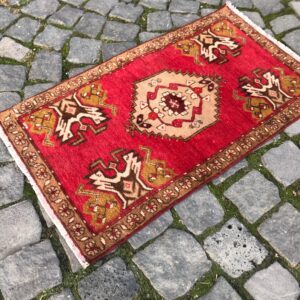 1.4 ft. x 2.6 ft. Vintage Turkish Rug TR21767 Image 1