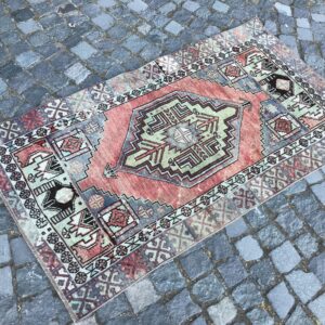 3.1 ft. x 5.6 ft. Vintage Turkish Rug TR21917 Image 1