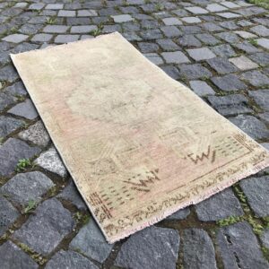 1.5 ft. x 2.9 ft. Vintage Turkish Rug TR21937 Image 1