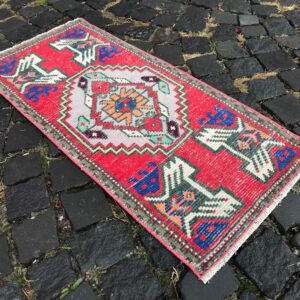 1.5 ft. x 3.3 ft. Vintage Turkish Rug TR21947 Image 1