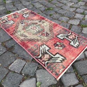 1.4 ft. x 3 ft. Vintage Turkish Rug TR21997 Image 1