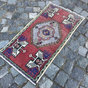 1.6 ft. x 3.1 ft. Vintage Turkish Rug TR22087 Image 1