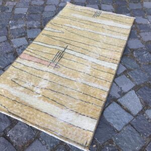 2 ft. x 3.5 ft. Vintage Turkish Rug TR22097 Image 1