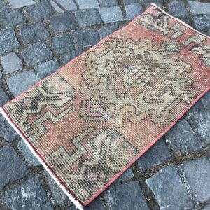 1.3 ft. x 2.4 ft. Vintage Turkish Rug TR22107 Image 1
