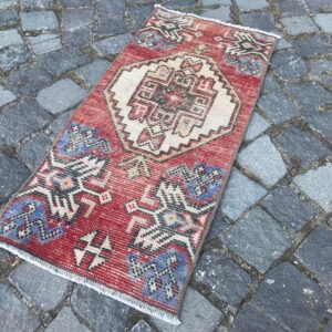 1.3 ft. x 2.8 ft. Vintage Turkish Rug TR22147 Image 1