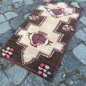 1.2 ft. x 2.3 ft. Vintage Turkish Rug TR22157 Image 1