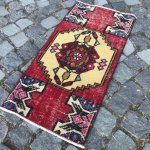 1.4 ft. x 2.9 ft. Vintage Turkish Rug TR22167 Image 1