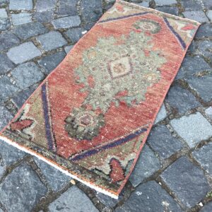 1.3 ft. x 2.7 ft. Vintage Turkish Rug TR22177 Image 1