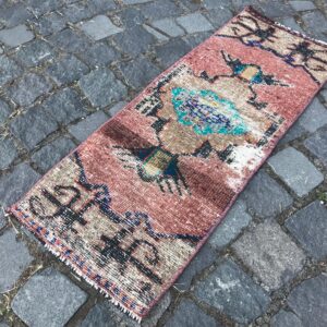 1.2 ft. x 3.1 ft. Vintage Turkish Rug TR22247 Image 1