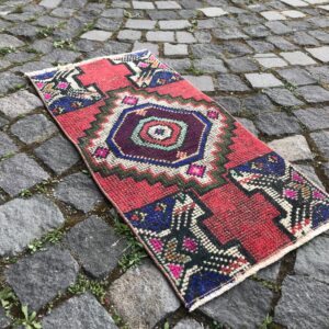 1.3 ft. x 2.7 ft. Vintage Turkish Rug TR22447 Image 1