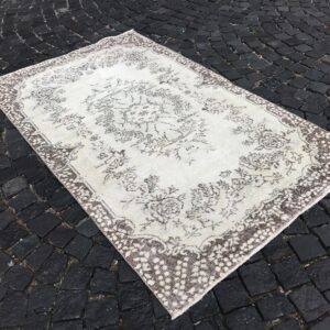 3.9 ft. x 6.5 ft. Vintage Turkish Rug TR22737 Image 1