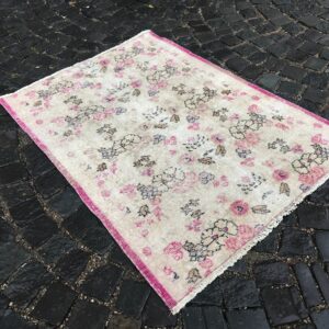 3.2 ft. x 4.3 ft. Vintage Turkish Rug TR22827 Image 1