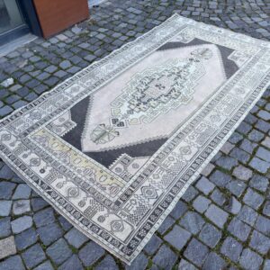 4.6 ft. x 8.2 ft. Vintage Turkish Rug TR24027 Image 1