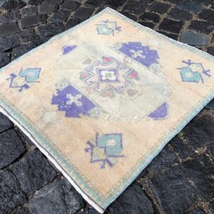 2.3 ft. x 2.3 ft. Vintage Turkish Rug TR24187 Image 1