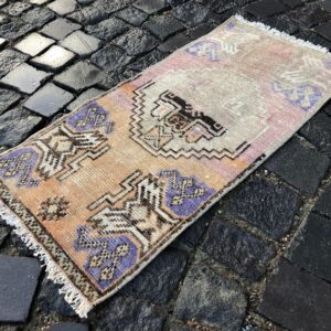 1.4 ft. x 2.8 ft. Vintage Turkish Rug TR24207 Image 1