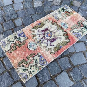1.4 ft. x 2.8 ft. Vintage Turkish Rug TR24217 Image 1