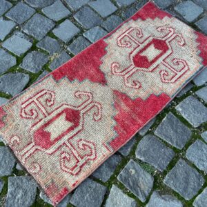 1.3 ft. x 2.9 ft. Vintage Turkish Rug TR24247 Image 1