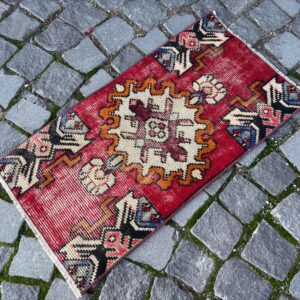 1.4 ft. x 2.6 ft. Vintage Turkish Rug TR24277 Image 1
