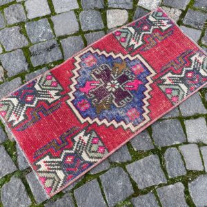 1.3 ft. x 2.7 ft. Vintage Turkish Rug TR24307 Image 1