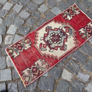 1.3 ft. x 2.8 ft. Vintage Turkish Rug TR24457 Image 1