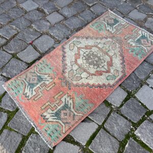 1.4 ft. x 2.7 ft. Vintage Turkish Rug TR24537 Image 1