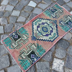 1.3 ft. x 2.7 ft. Vintage Turkish Rug TR24617 Image 1