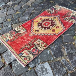 1.3 ft. x 2.9 ft. Vintage Turkish Rug TR24677 Image 1