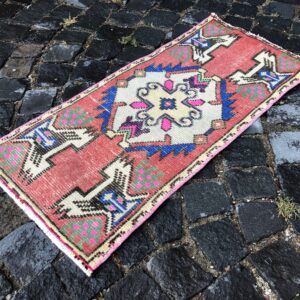 1.4 ft. x 3 ft. Vintage Turkish Rug TR24727 Image 1