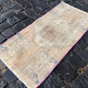 1.4 ft. x 2.9 ft. Vintage Turkish Rug TR24747 Image 1