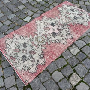 2.3 ft. x 4.6 ft. Vintage Turkish Rug TR24767 Image 1